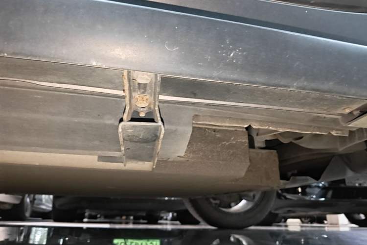 Used XPeng G3 2020 520i Luxury Edition Left Side Sill