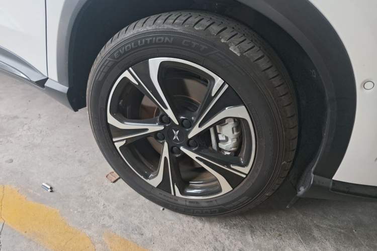 Used XPeng G3 2020 520 Smart Edition Right Front Wheel Hub