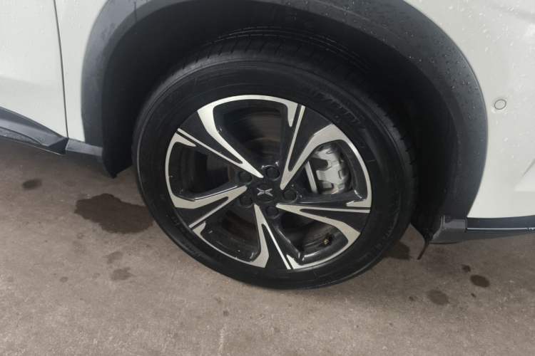 Used XPeng G3 2020 520i Luxury Edition Right Front Wheel Hub