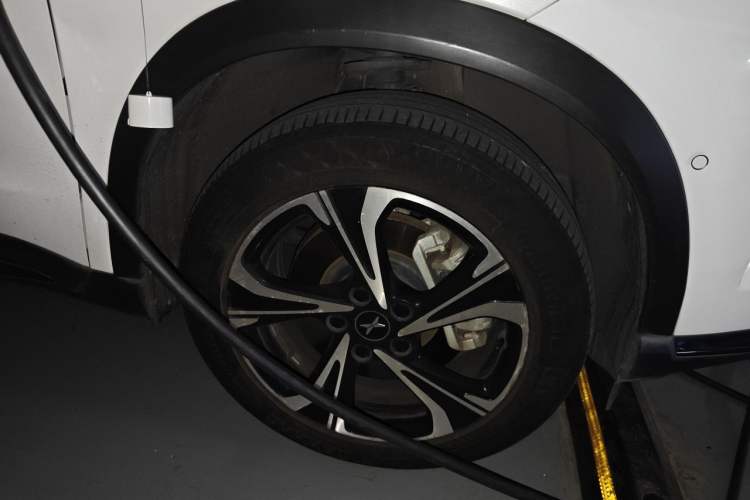Used XPeng G3 2020 520 Smart Edition Right Front Wheel Hub
