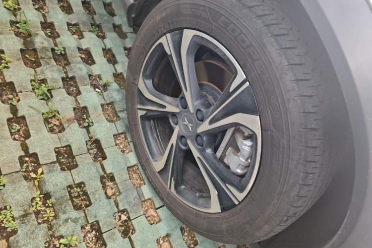 Used XPeng G3 2020 520i Luxury Edition Right Front Wheel Hub