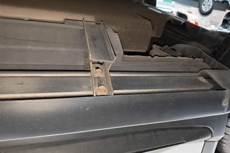 Used XPeng G3 2020 520i Luxury Edition Right Side Sill