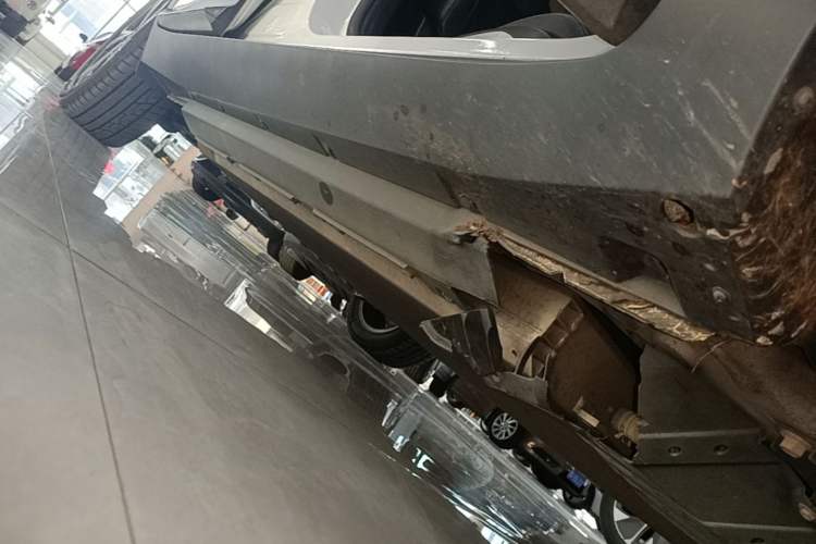 Used XPeng G3 2020 520i Luxury Edition Right Side Sill