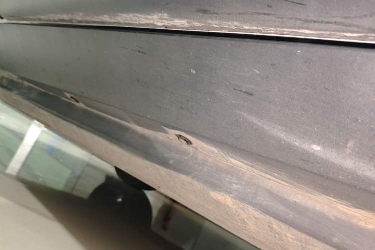 Used XPeng G3 2020 520 Smart Edition Right Side Sill