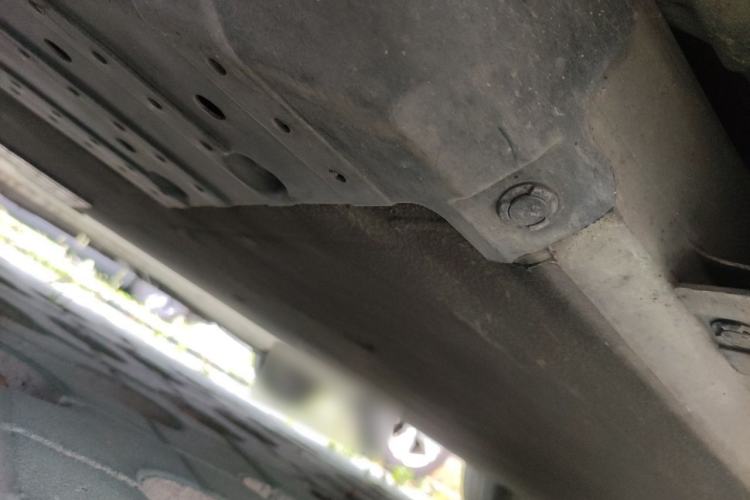 Used XPeng G3 2021 G3i 460N Chassis Front Left