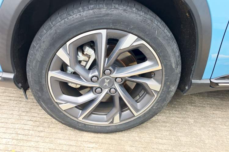 Used XPeng G3 2021 G3i 460N Left Front Wheel Hub