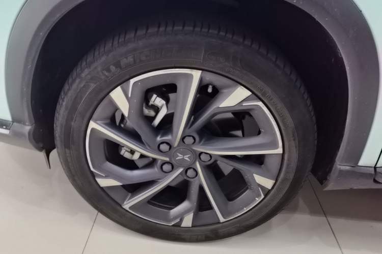 Used XPeng G3 2021 G3i 460N Left Front Wheel Hub