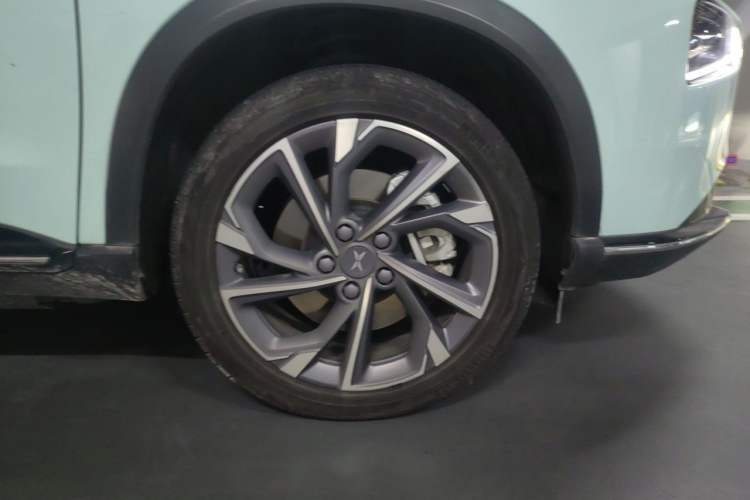 Used XPeng G3 2021 G3i 460G Right Front Wheel Hub