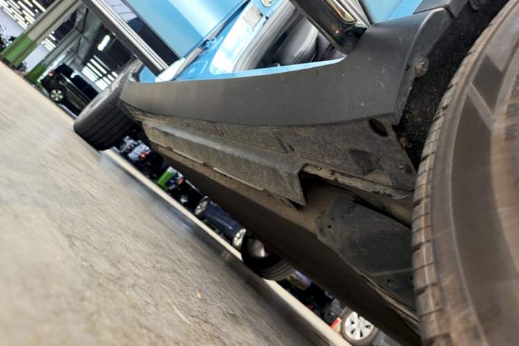 Used XPeng G3 2021 G3i 460N Right Side Sill