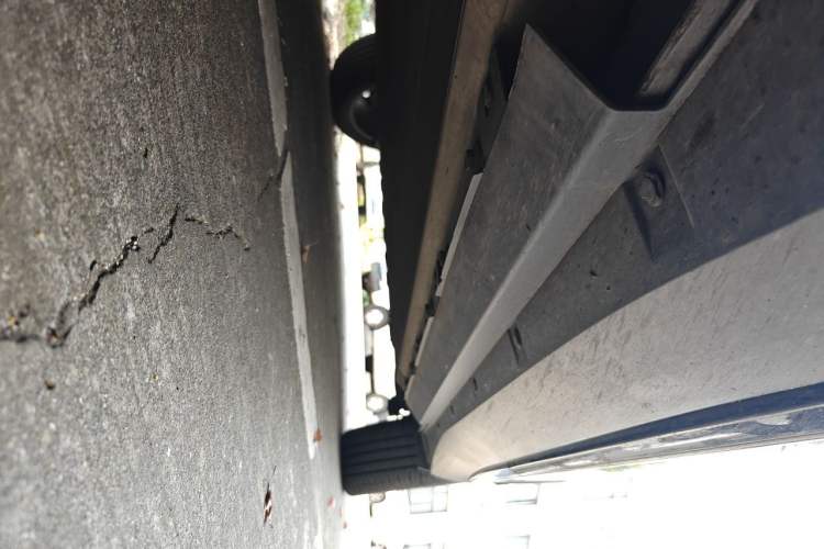 Used XPeng G3 2021 G3i 460N Chassis Front Left