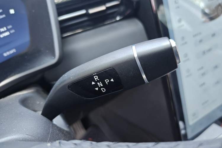Used XPeng G3 2021 G3i 460N Gear Lever