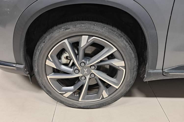 Used XPeng G3 2021 G3i 520G Left Front Wheel Hub