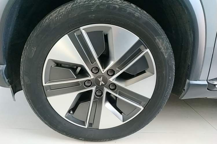Used XPeng G3 2021 G3i 520N Left Front Wheel Hub
