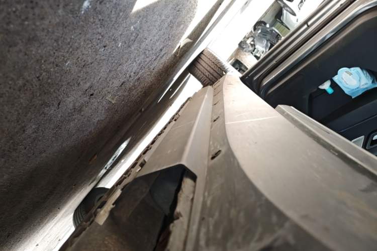 Used XPeng G3 2021 G3i 520G Left Side Sill