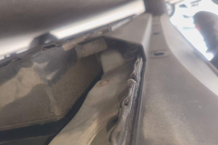 Used XPeng G3 2021 G3i 520N+ Left Side Sill