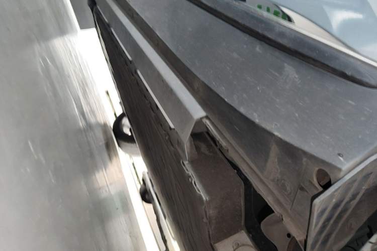 Used XPeng G3 2021 G3i 520G Left Side Sill