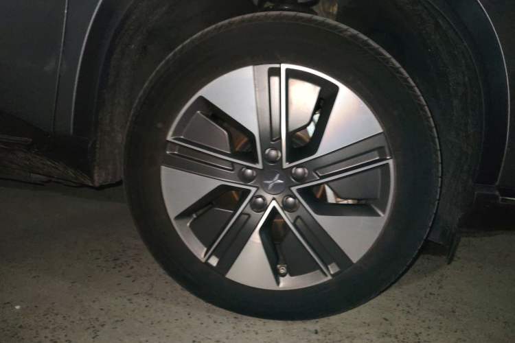 Used XPeng G3 2021 G3i 520N Right Front Wheel Hub