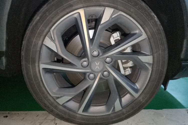 Used XPeng G3 2021 G3i 520N Right Front Wheel Hub
