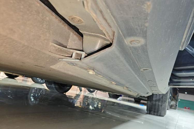 Used XPeng G3 2021 G3i 460N Right Side Sill
