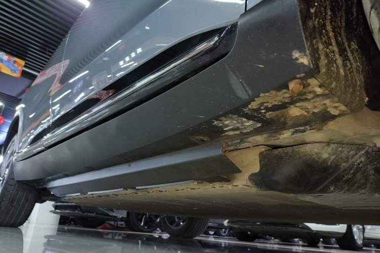 Used XPeng G3 2021 G3i 520N Right Side Sill