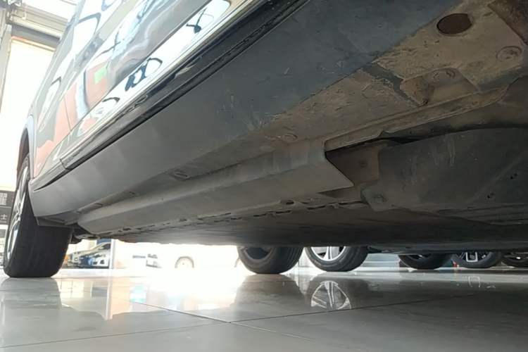 Used XPeng G3 2021 G3i 520N Right Side Sill