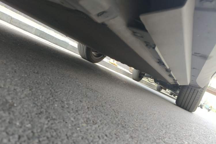 Used XPeng G3 2021 G3i 460N Chassis Front Left