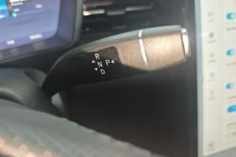 Used XPeng G3 2021 G3i 460N Gear Lever