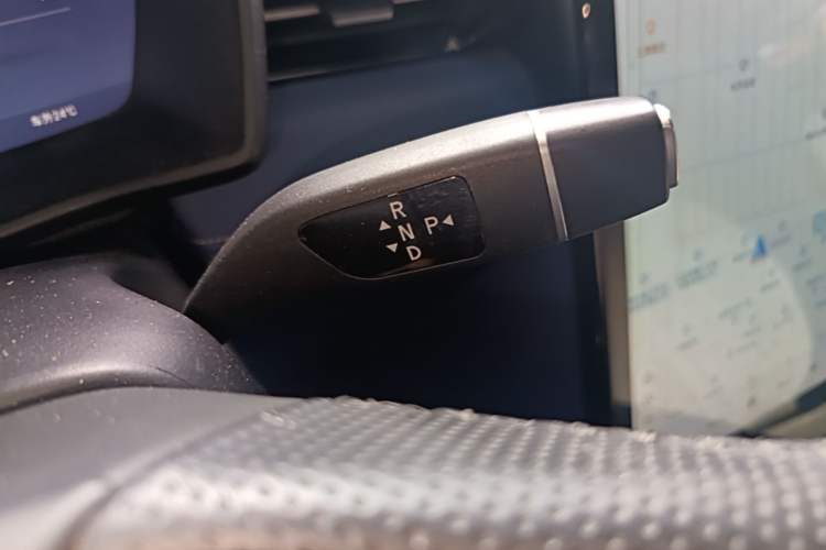 Used XPeng G3 2021 G3i 460N Gear Lever