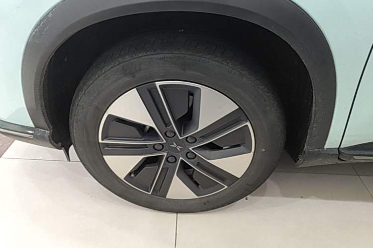 Used XPeng G3 2021 G3i 460G Left Front Wheel Hub