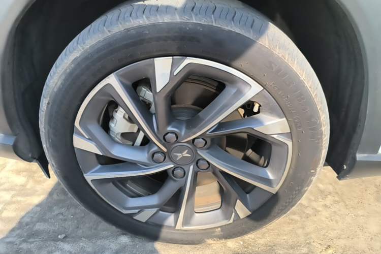 Used XPeng G3 2021 G3i 460N Left Front Wheel Hub