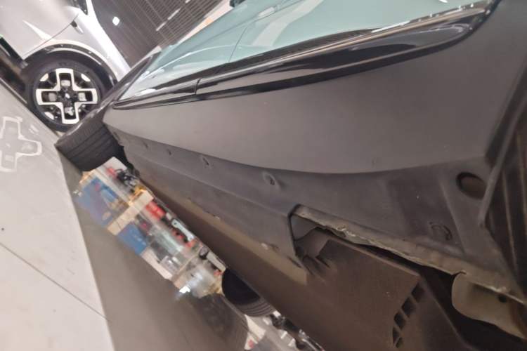 Used XPeng G3 2021 G3i 460N Left Side Sill