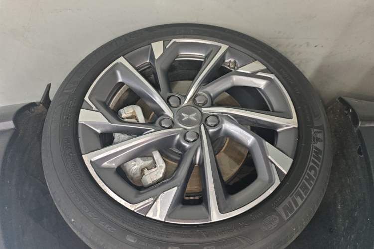 Used XPeng G3 2021 G3i 460N Right Rear Wheel Hub