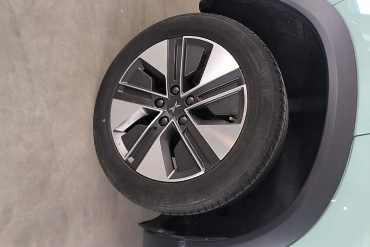 Used XPeng G3 2021 G3i 460N Right Rear Wheel Hub