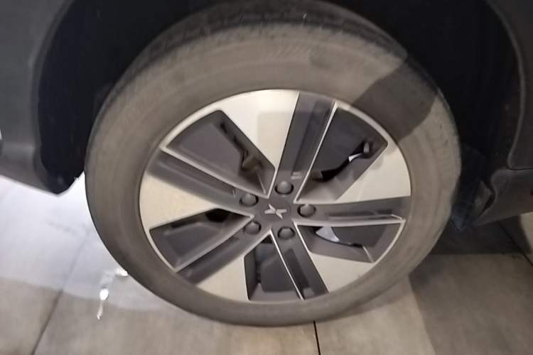 Used XPeng G3 2021 G3i 460G Right Rear Wheel Hub