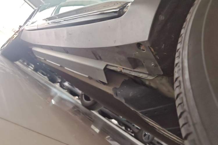 Used XPeng G3 2021 G3i 460N Right Side Sill