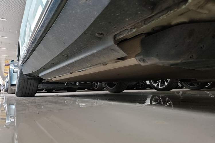 Used XPeng G3 2021 G3i 460N Right Side Sill