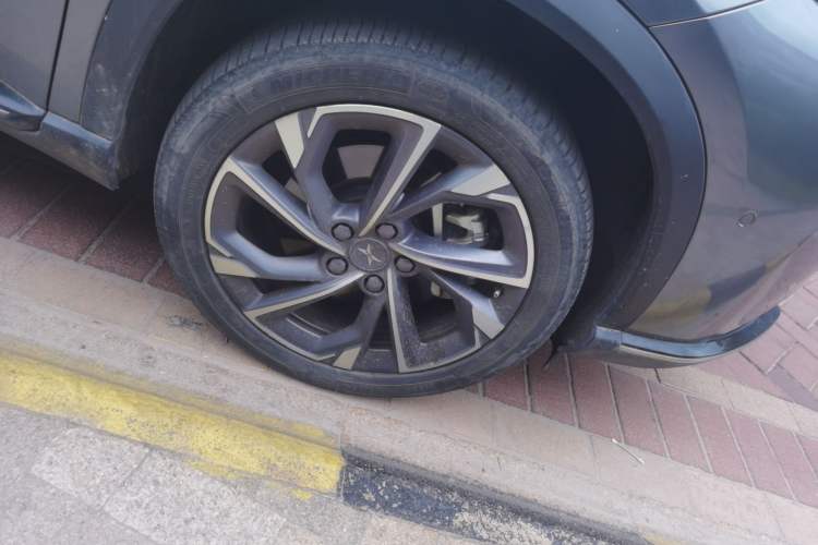 Used XPeng G3 2021 G3i 520N+ Right Front Wheel Hub
