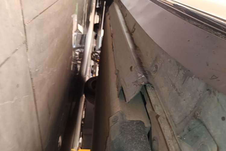 Used XPeng G3 2021 G3i 460N Right Side Sill