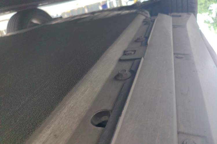 Used XPeng G3 2021 G3i 460N Chassis Front Left
