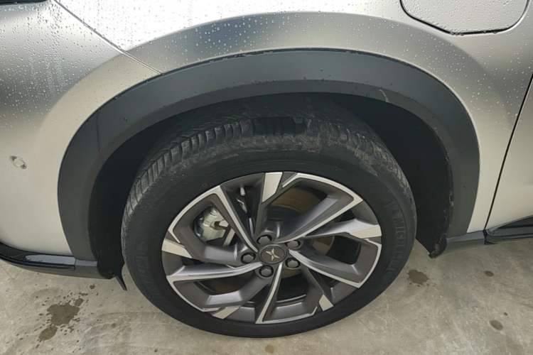 Used XPeng G3 2021 G3i 460N Left Front Wheel Hub