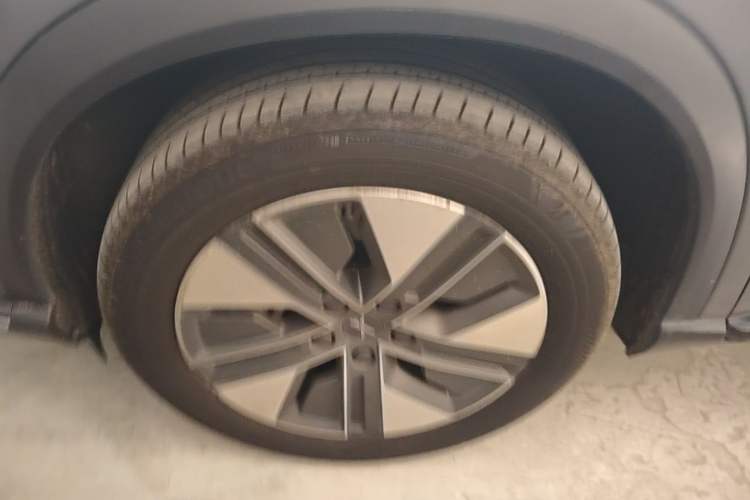 Used XPeng G3 2021 G3i 520N Left Front Wheel Hub