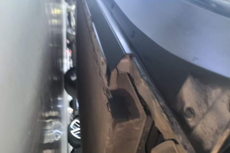 Used XPeng G3 2021 G3i 520N Left Side Sill