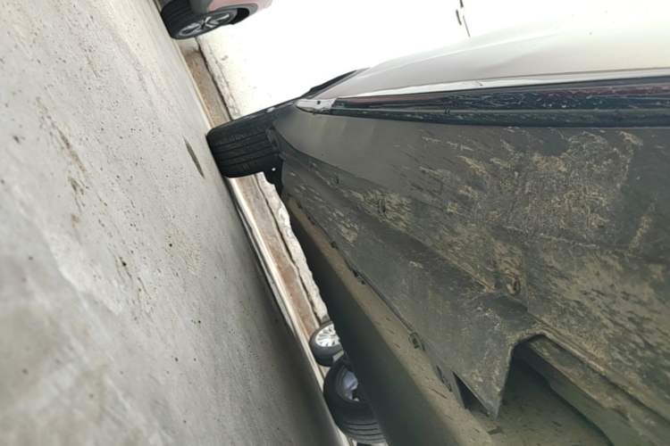 Used XPeng G3 2021 G3i 460N Right Side Sill