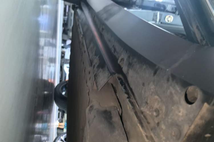Used XPeng G3 2021 G3i 520N Right Side Sill