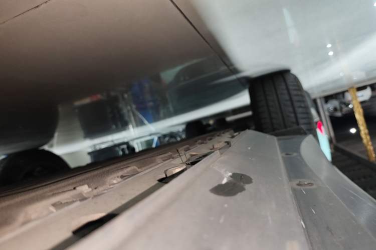 Used XPeng G3 2021 G3i 520N Right Side Sill