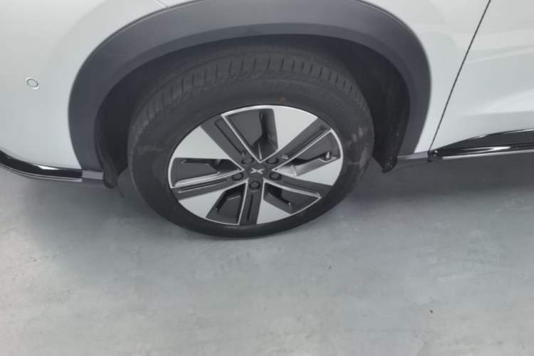 Used XPeng G3 2021 G3i 520N Left Front Wheel Hub