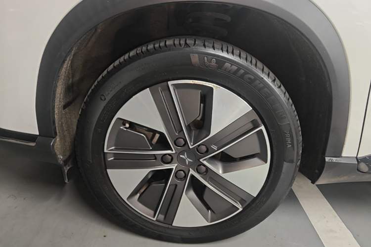 Used XPeng G3 2021 G3i 460G Left Front Wheel Hub