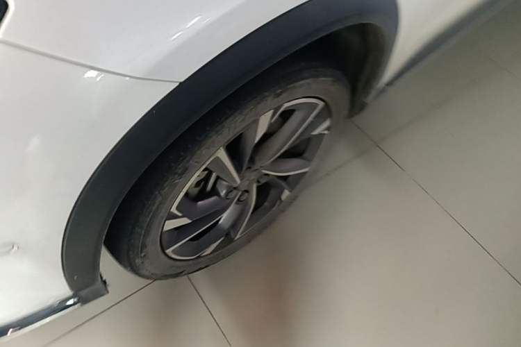 Used XPeng G3 2021 G3i 460N Left Front Wheel Hub
