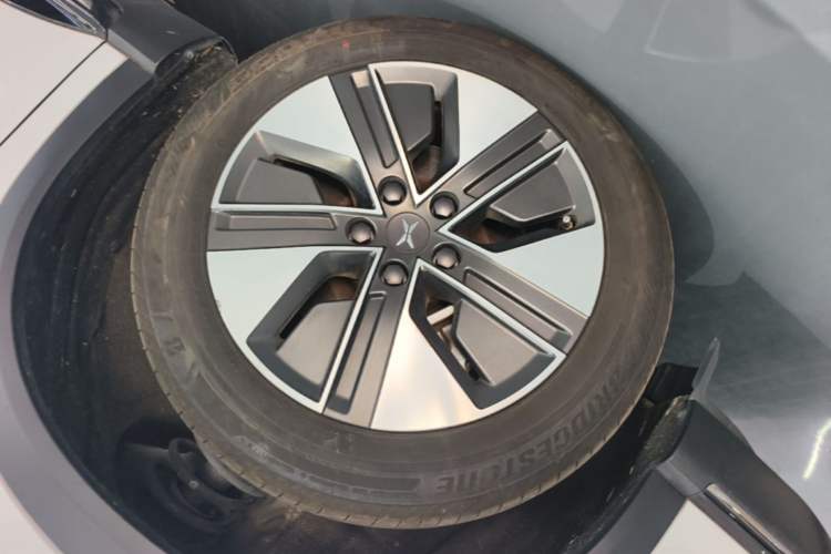 Used XPeng G3 2021 G3i 520G Left Front Wheel Hub