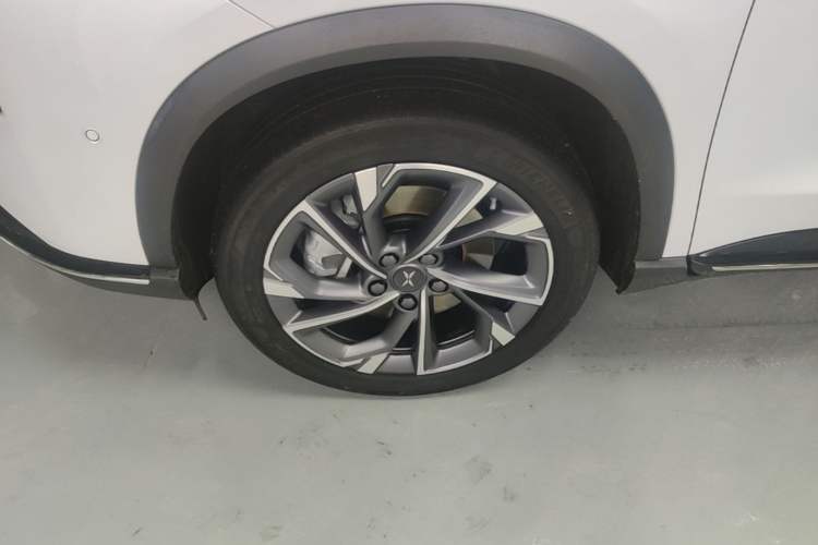 Used XPeng G3 2021 G3i 460N Left Front Wheel Hub